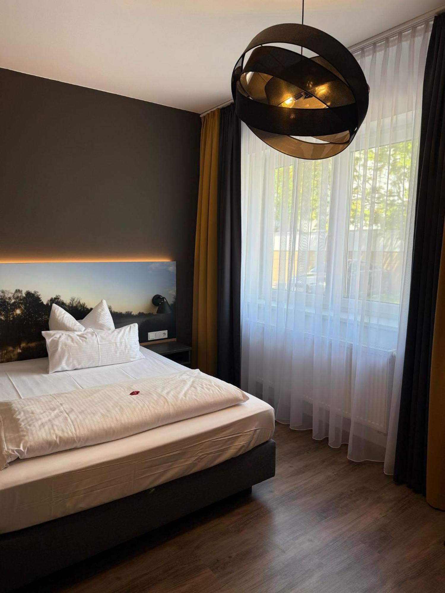 Hotel Kitz Ehemals Schlemmerhuette Langweid Екстер'єр фото